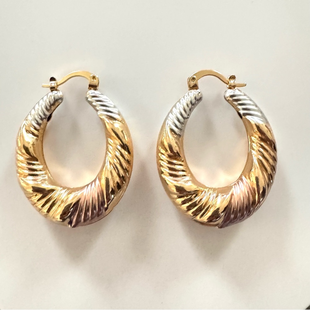 Elegant 18K Gold plated tricolor Hoop Earrings. New.